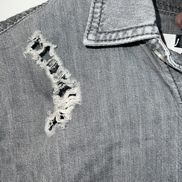TOPMAN Distressed Gray Denim Button Down MENS Shirt XS - Picture 8 of 8